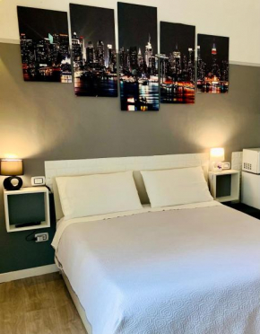 Magda House & Parking Bari
